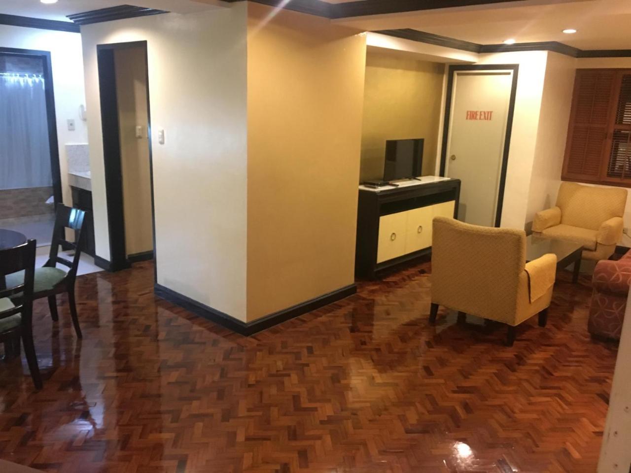 סן פדרו מקאטי Lourdes Suites מראה חיצוני תמונה