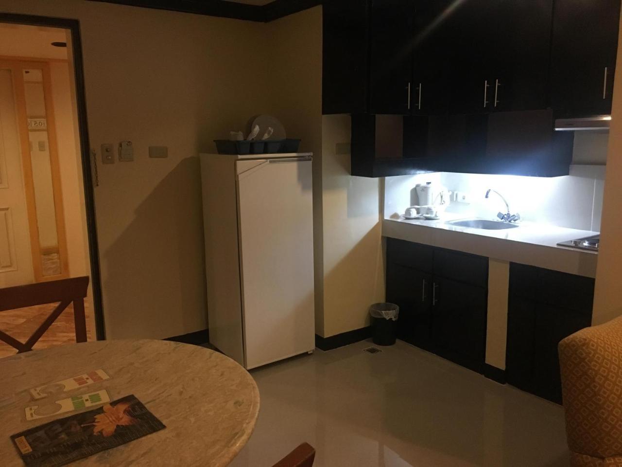 סן פדרו מקאטי Lourdes Suites מראה חיצוני תמונה